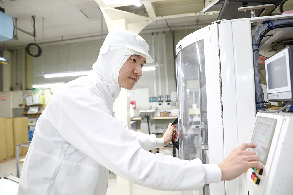 機械のオペレーターの作業中