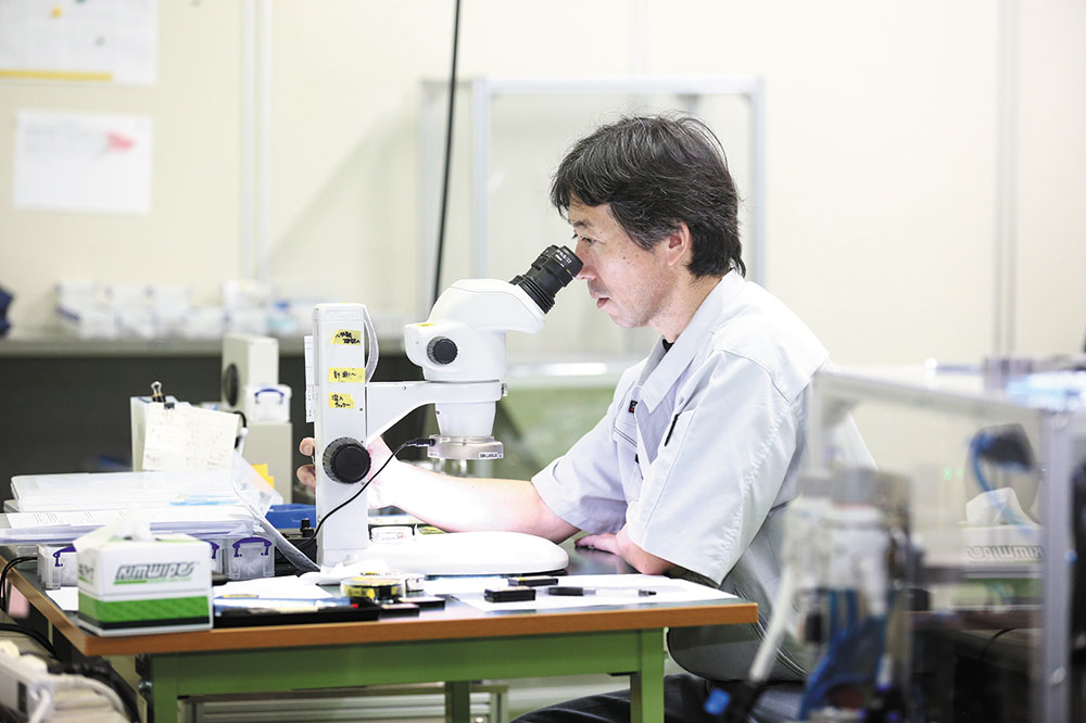 加工に不具合がないかをチェック