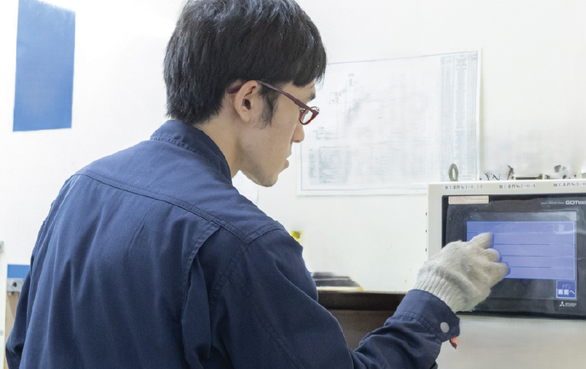 独自の工程管理システムで効率化